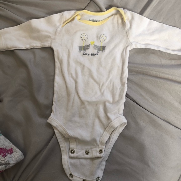 Onesie 4 for $20 - Picture 1 of 1